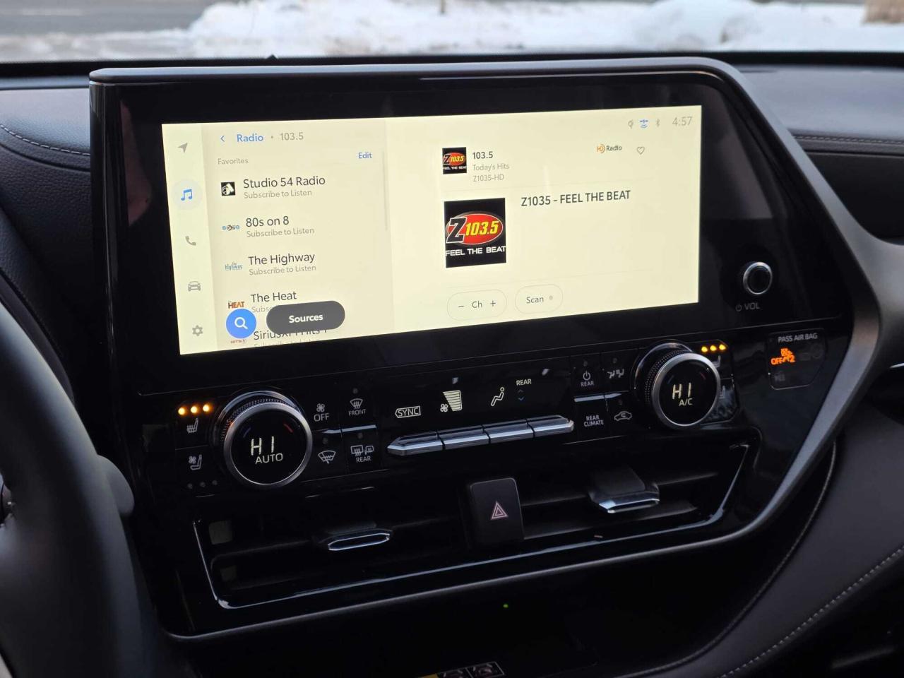 2025 Toyota Highlander HYBRID Limited AWD Photo