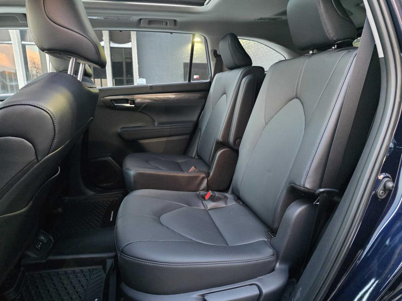 2025 Toyota Highlander HYBRID Limited AWD Photo