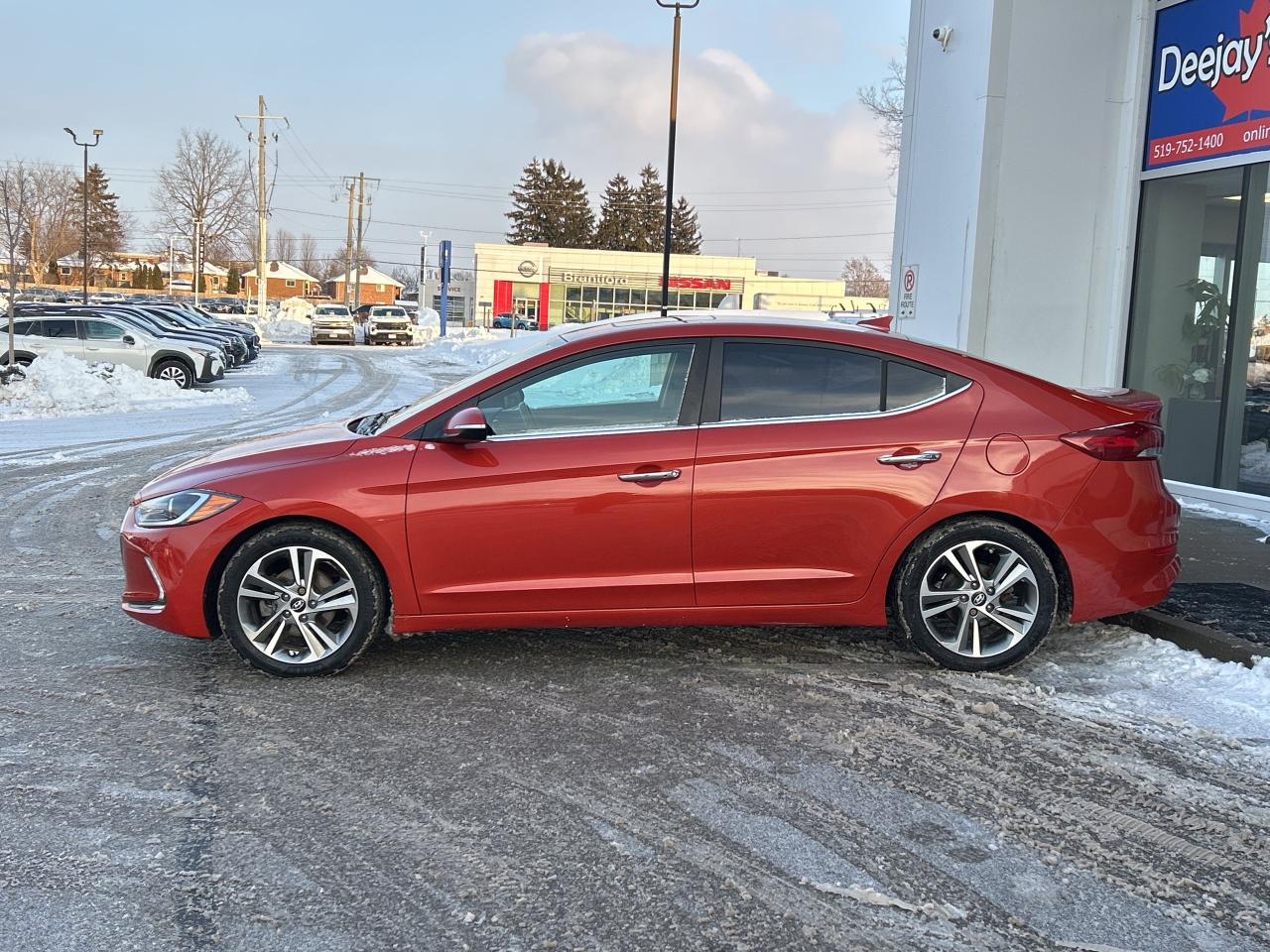 2017 Hyundai Elantra Limited Photo2