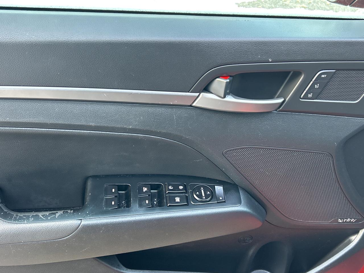 2017 Hyundai Elantra Limited Photo