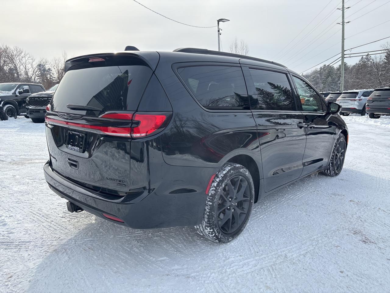 2022 Chrysler Pacifica Limited Photo