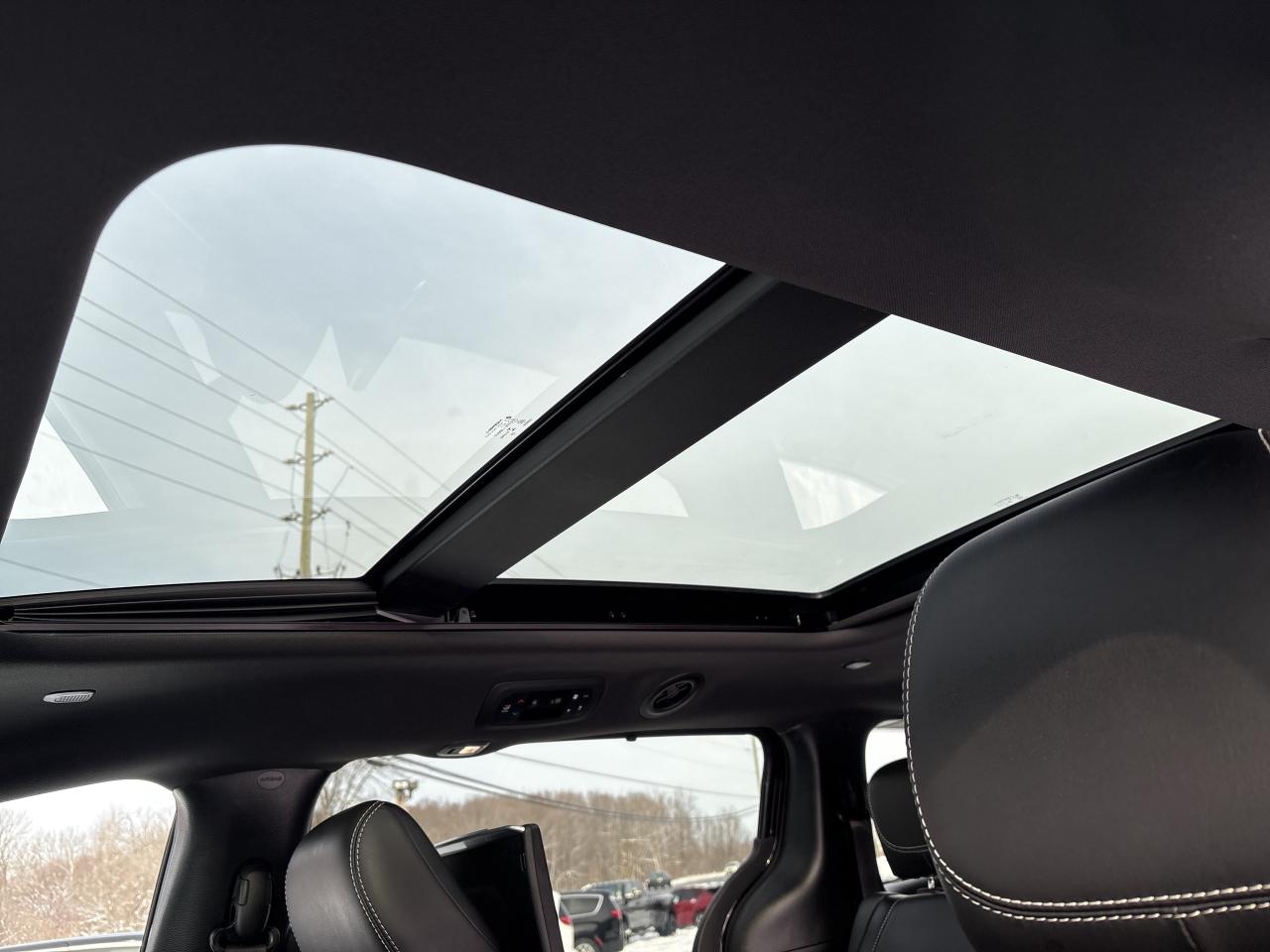 2022 Chrysler Pacifica Limited Photo