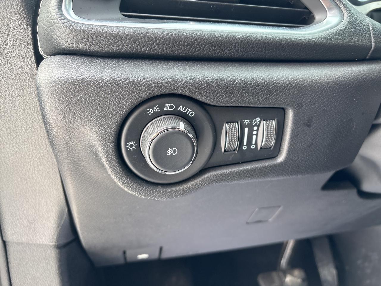 2022 Chrysler Pacifica Limited Photo