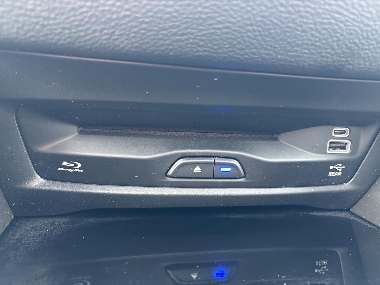 2022 Chrysler Pacifica Limited Photo