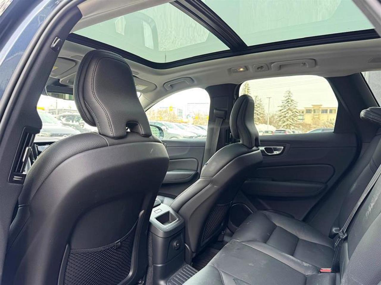 2024 Volvo XC60 Recharge T8 eAWD PHEV Plus Dark Theme Photo