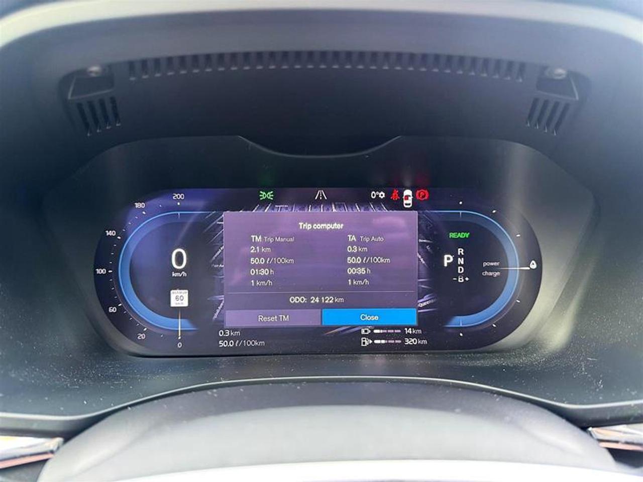 2024 Volvo XC60 Recharge T8 eAWD PHEV Plus Dark Theme Photo