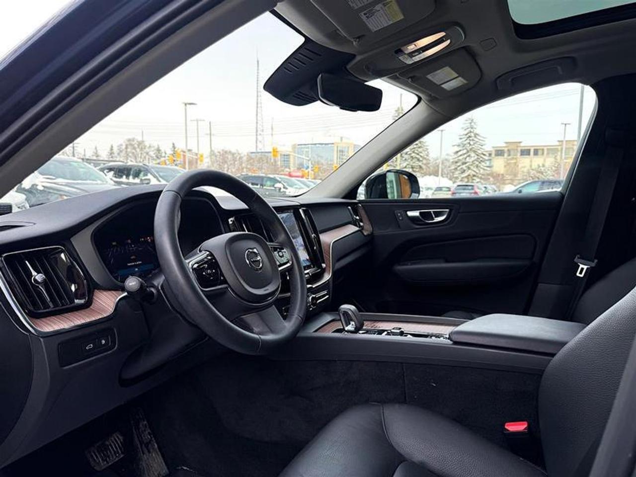 2024 Volvo XC60 Recharge T8 eAWD PHEV Plus Dark Theme Photo