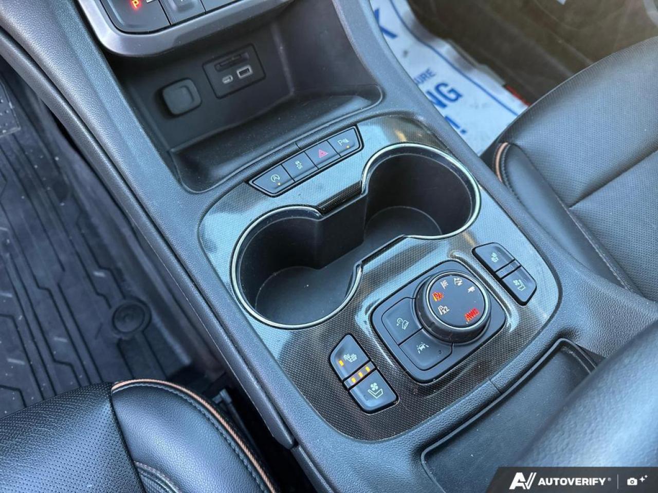 2022 GMC Acadia AT4 AWD   NO CLAIMS   ONE OWNER   SUNROOF Photo