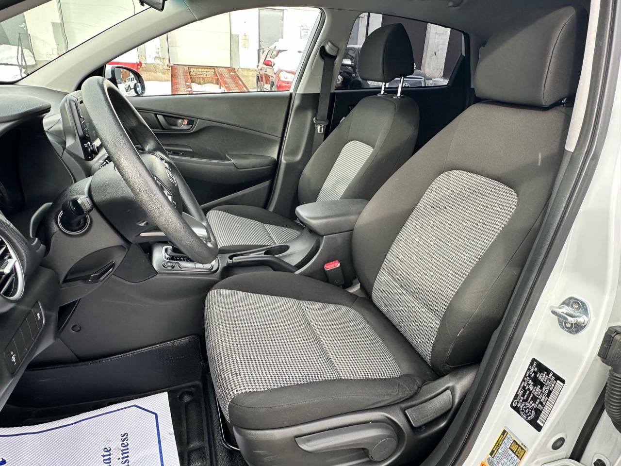 2019 Hyundai KONA Essential ~ CarPlay ~ No Accidents ~ Certified Photo