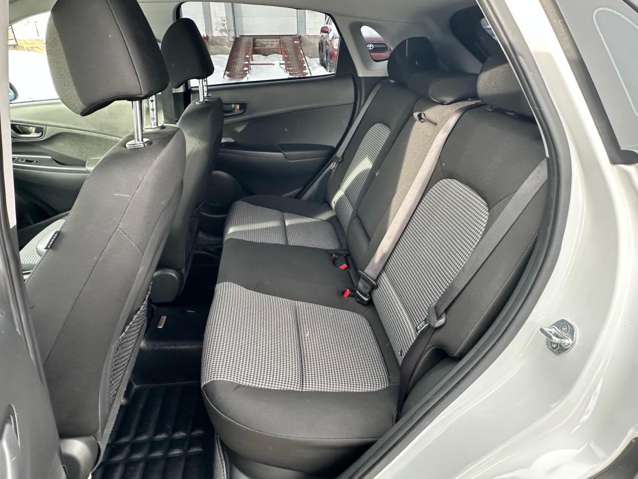 2019 Hyundai KONA Essential ~ CarPlay ~ No Accidents ~ Certified Photo