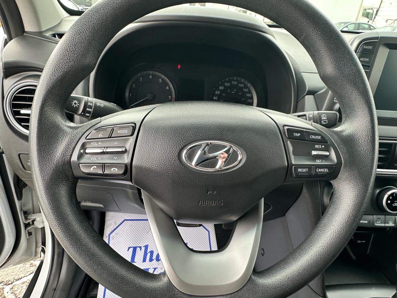 2019 Hyundai KONA Essential ~ CarPlay ~ No Accidents ~ Certified Photo