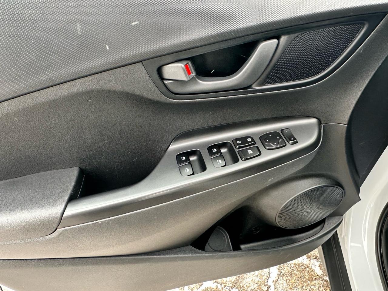 2019 Hyundai KONA Essential ~ CarPlay ~ No Accidents ~ Certified Photo