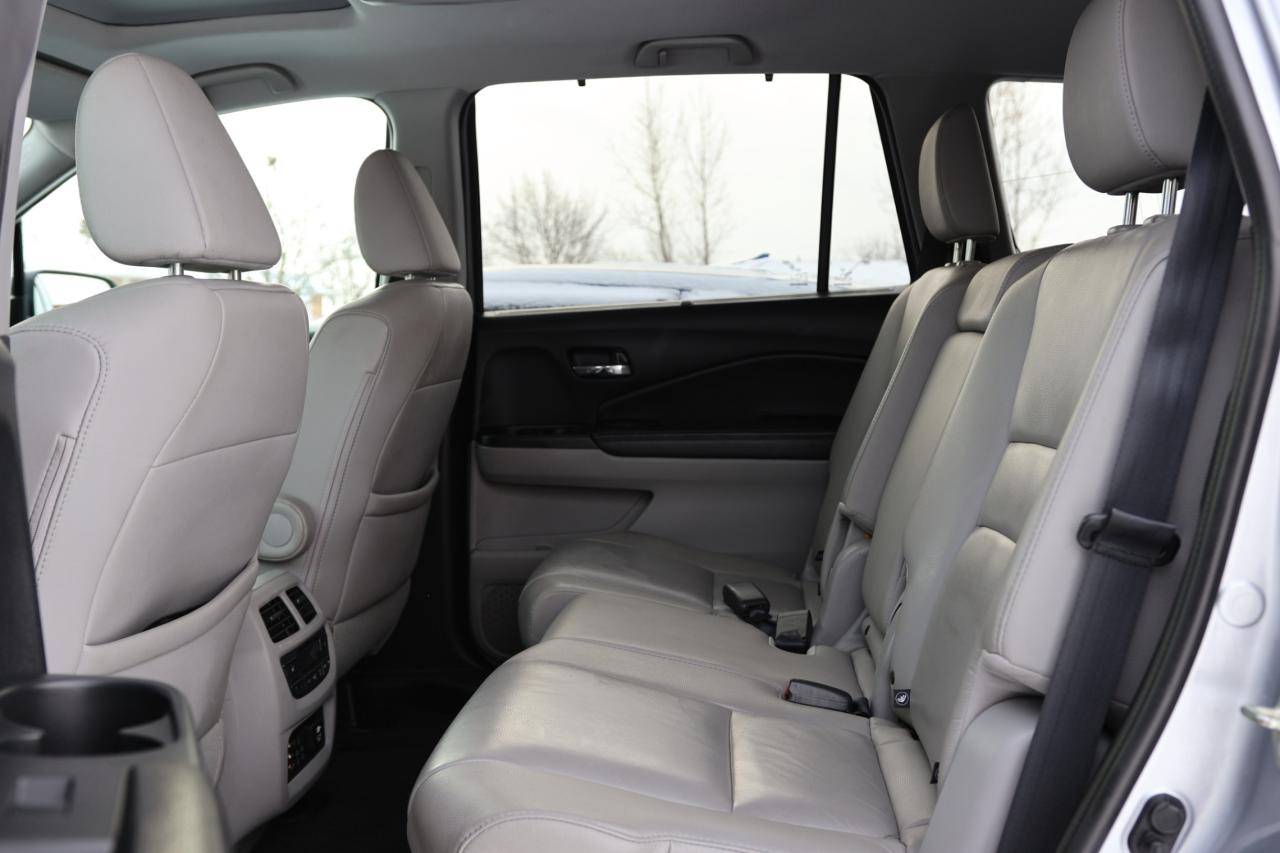 2016 Honda Pilot EXL-4WD-7PASS-R STARTER/NAV/LEATHER/SUNROOF/KEYLES Photo