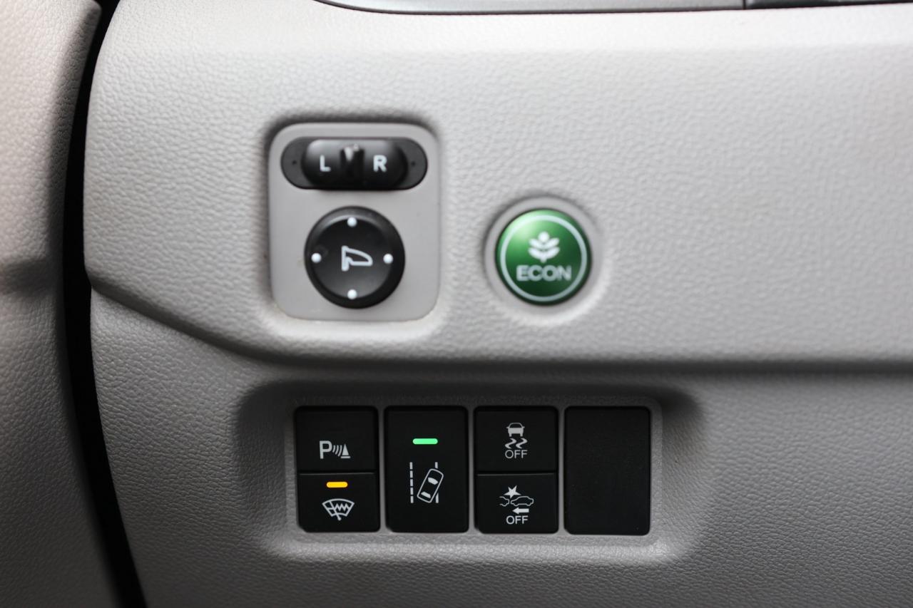 2016 Honda Pilot EXL-4WD-7PASS-R STARTER/NAV/LEATHER/SUNROOF/KEYLES Photo