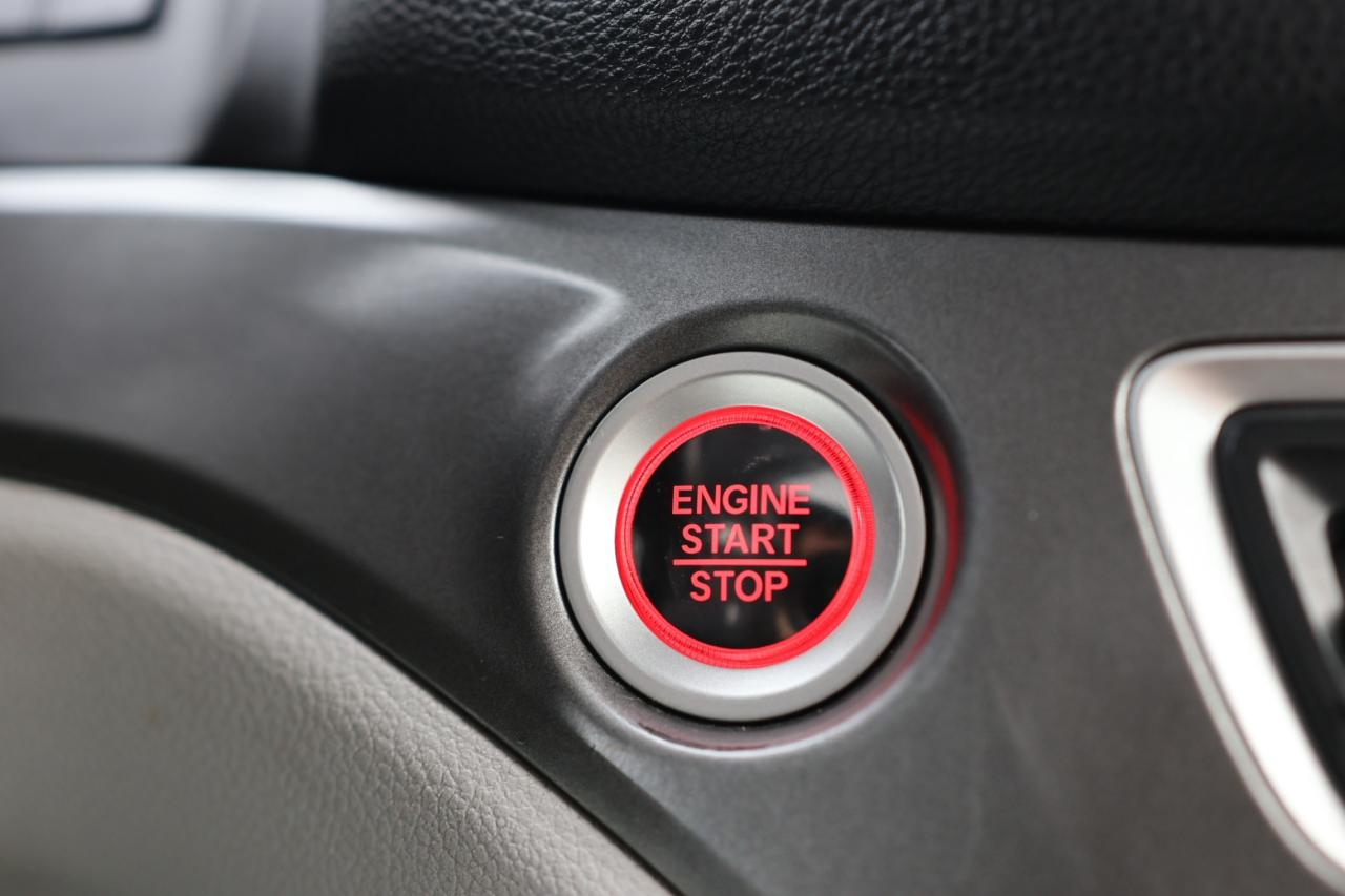 2016 Honda Pilot EXL-4WD-7PASS-R STARTER/NAV/LEATHER/SUNROOF/KEYLES Photo