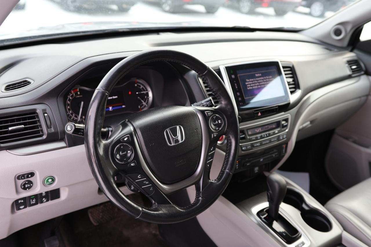 2016 Honda Pilot EXL-4WD-7PASS-R STARTER/NAV/LEATHER/SUNROOF/KEYLES Photo