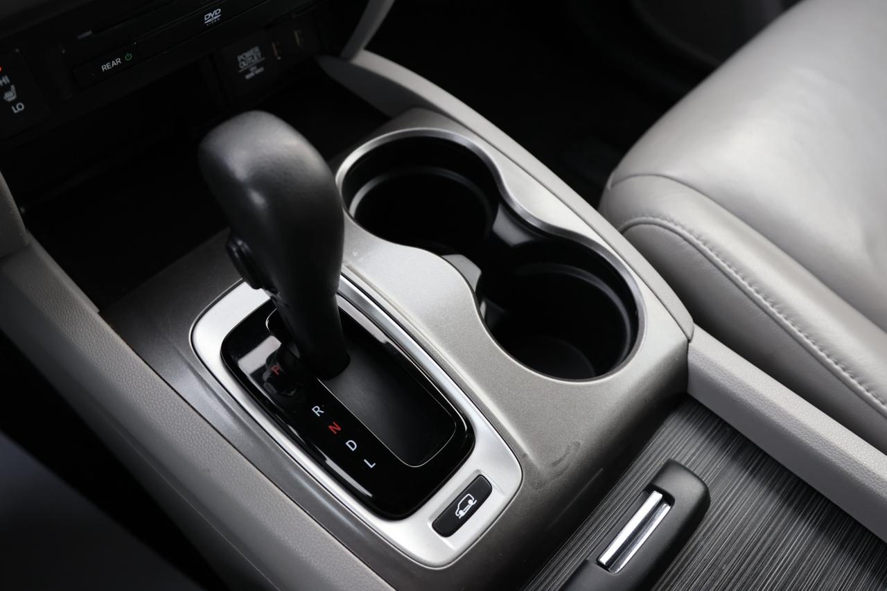 2016 Honda Pilot EXL-4WD-7PASS-R STARTER/NAV/LEATHER/SUNROOF/KEYLES Photo