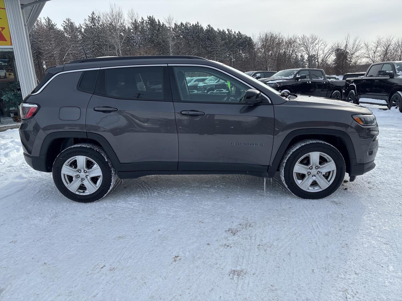 2022 Jeep Compass NORTH Photo