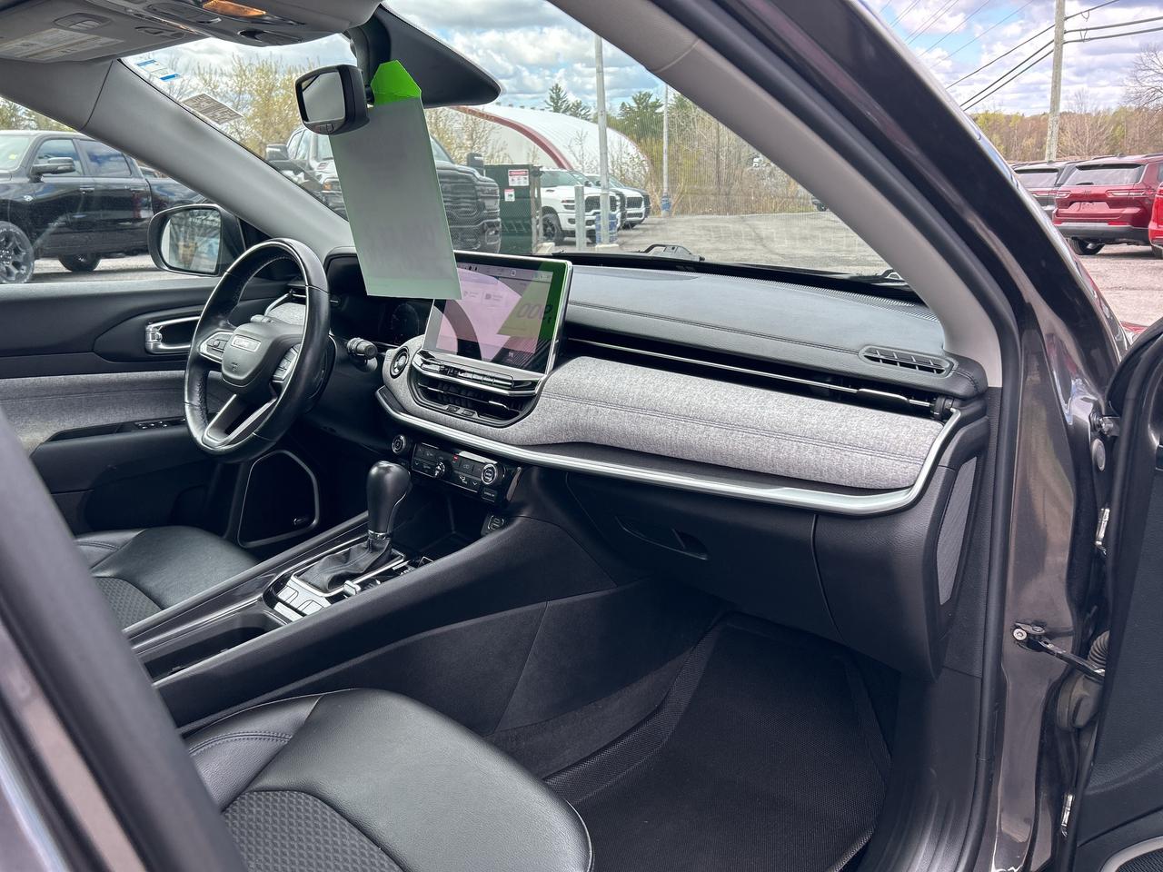 2022 Jeep Compass NORTH Photo