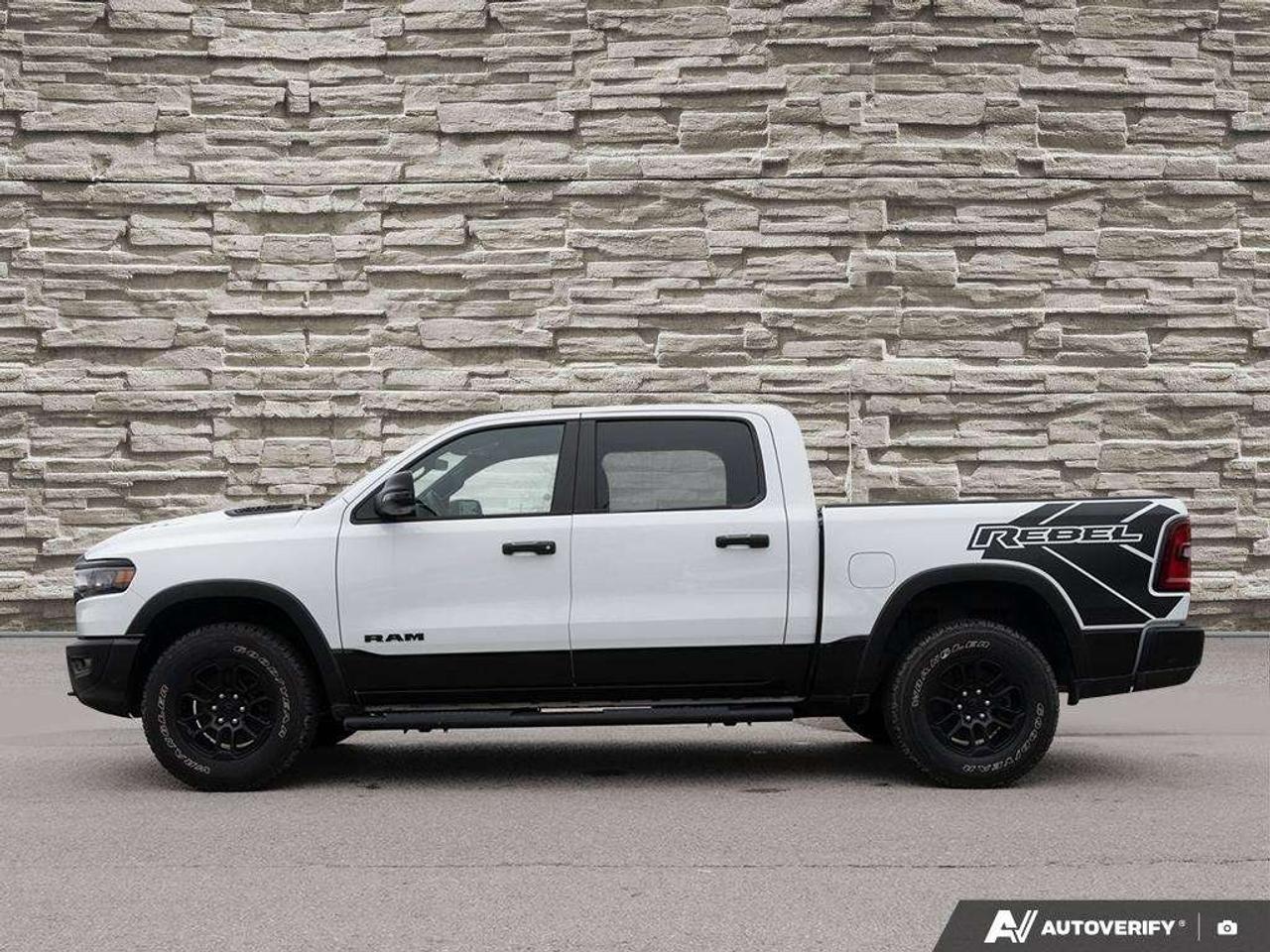2025 RAM 1500 Wireless Charger   Hard Tonneau Photo2