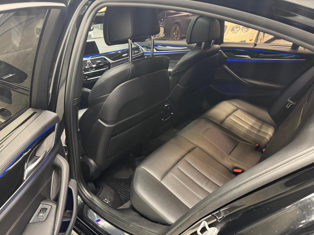 2018 BMW 5 Series M550i xDrive Sedan Photo