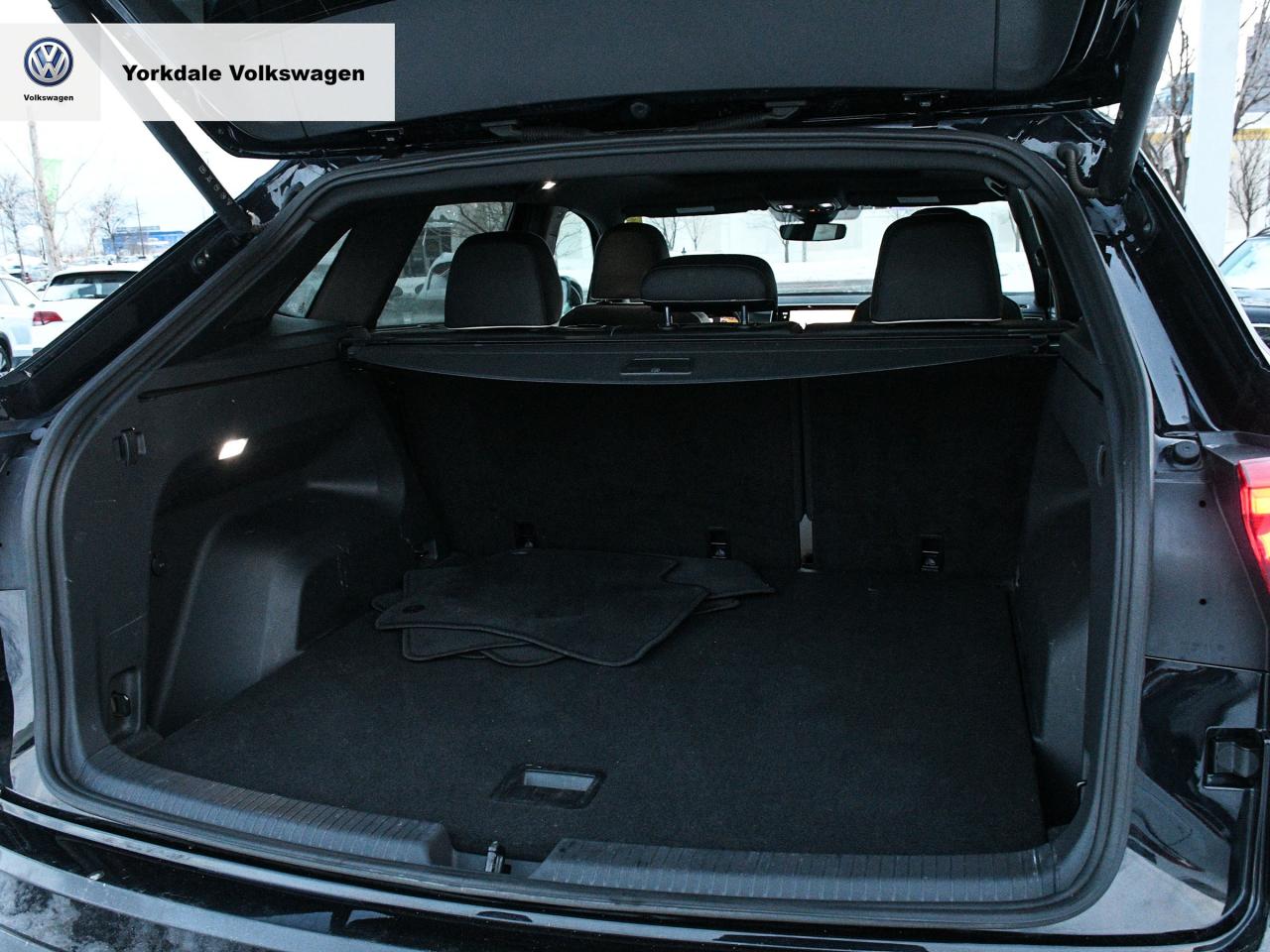 2025 Volkswagen Atlas Cross Sport  Photo