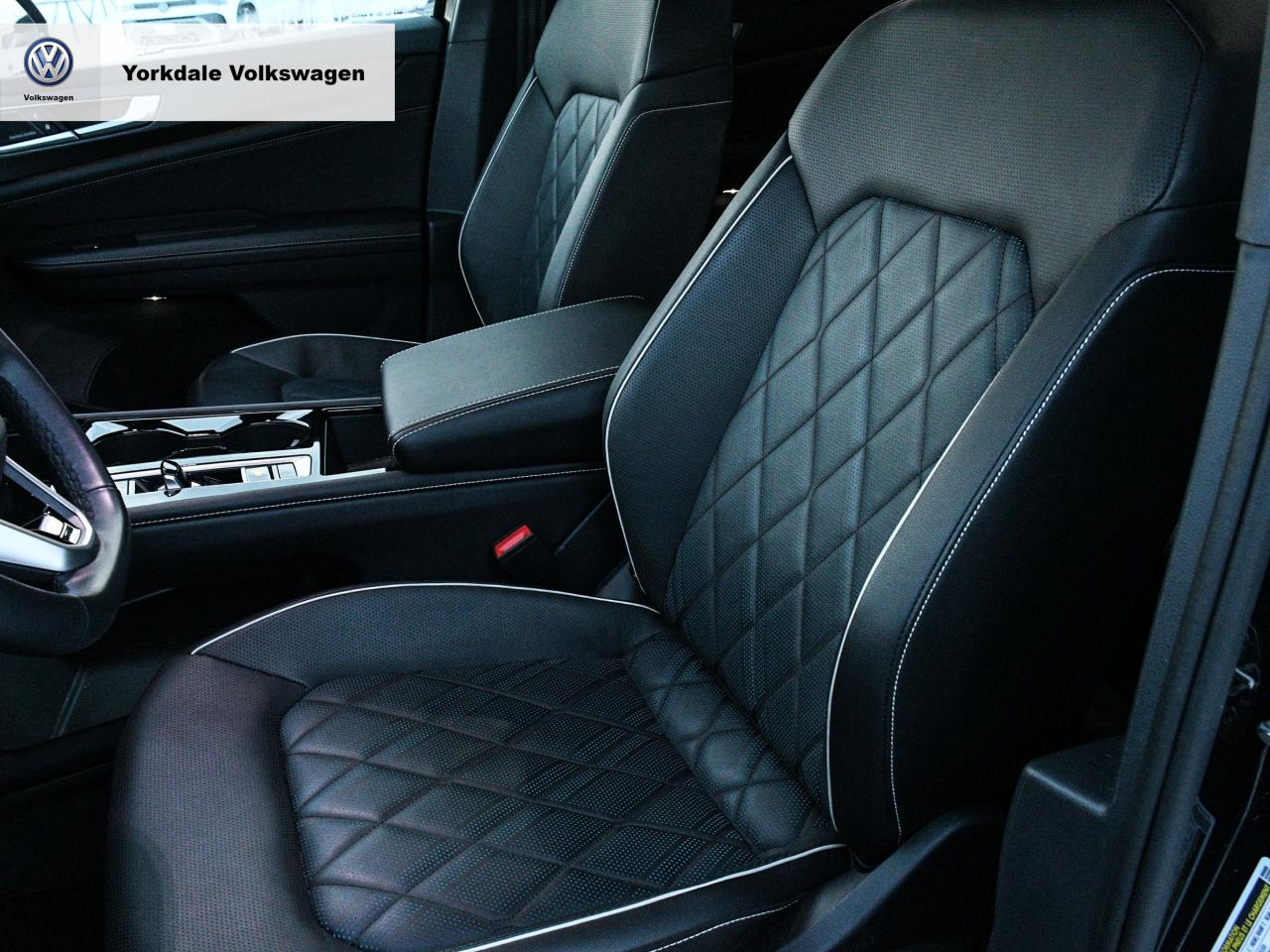 2025 Volkswagen Atlas Cross Sport  Photo