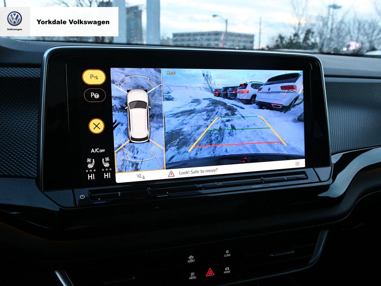 2025 Volkswagen Atlas Cross Sport  Photo