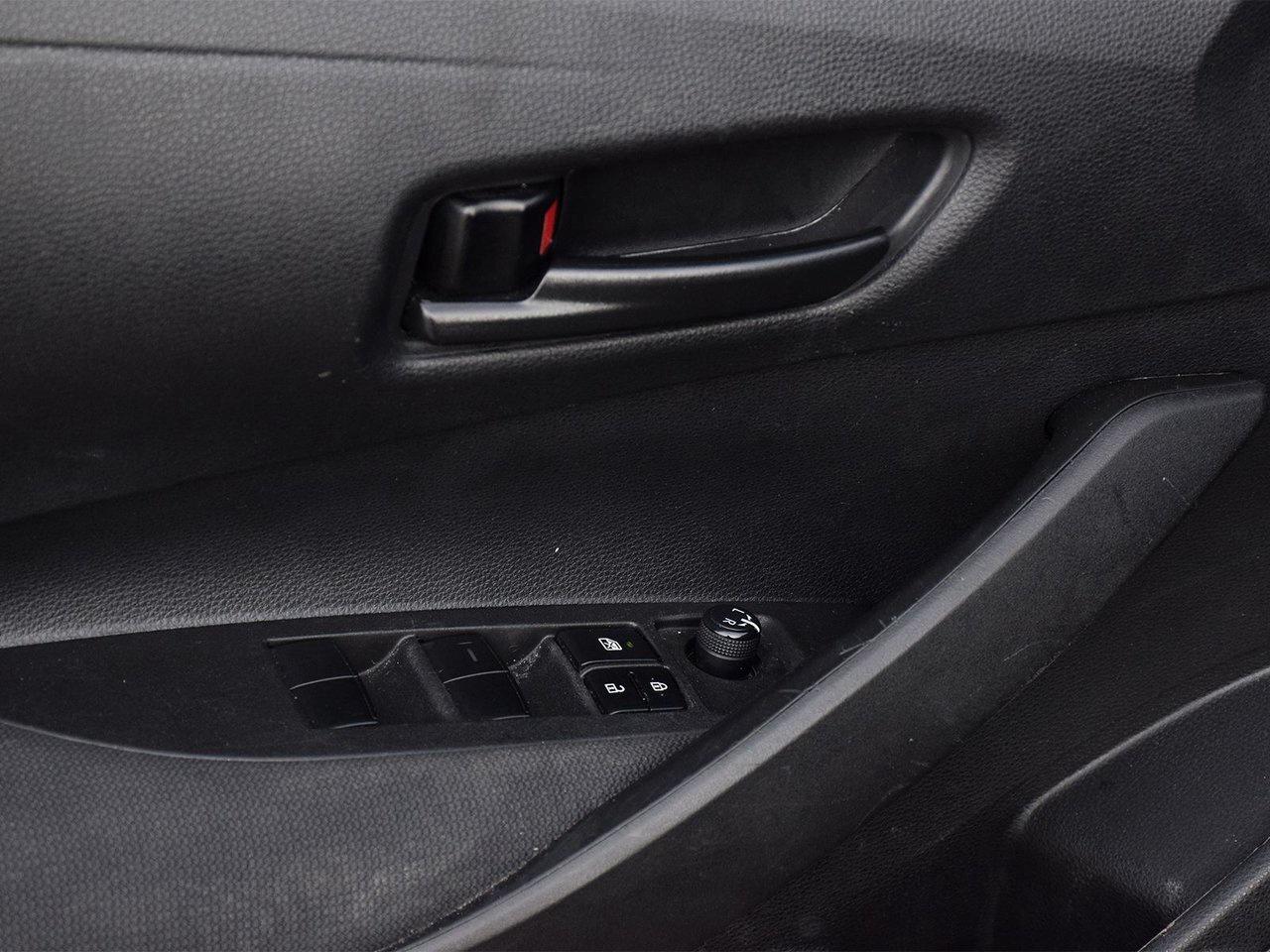 2022 Toyota Corolla LE Photo