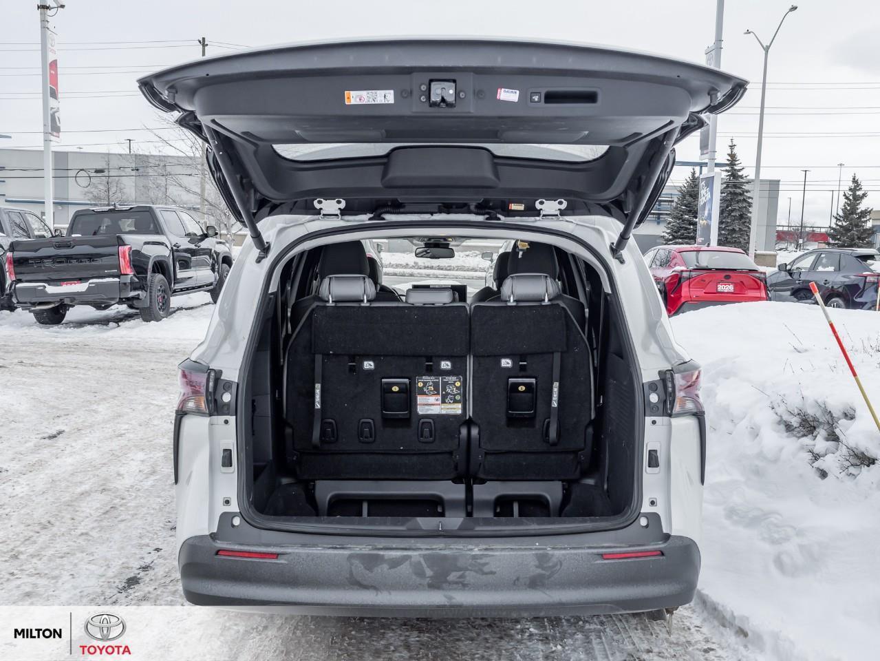 2025 Toyota Sienna HYBRID FWD 8 PASSENGER SUNROOF LEATHER REMOTE CONN Photo