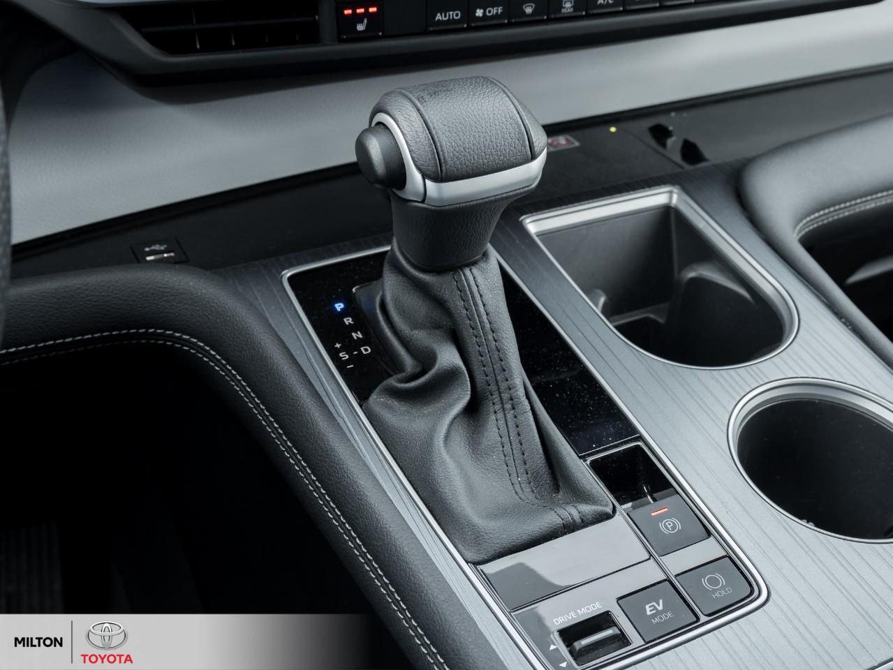 2025 Toyota Sienna HYBRID FWD 8 PASSENGER SUNROOF LEATHER REMOTE CONN Photo