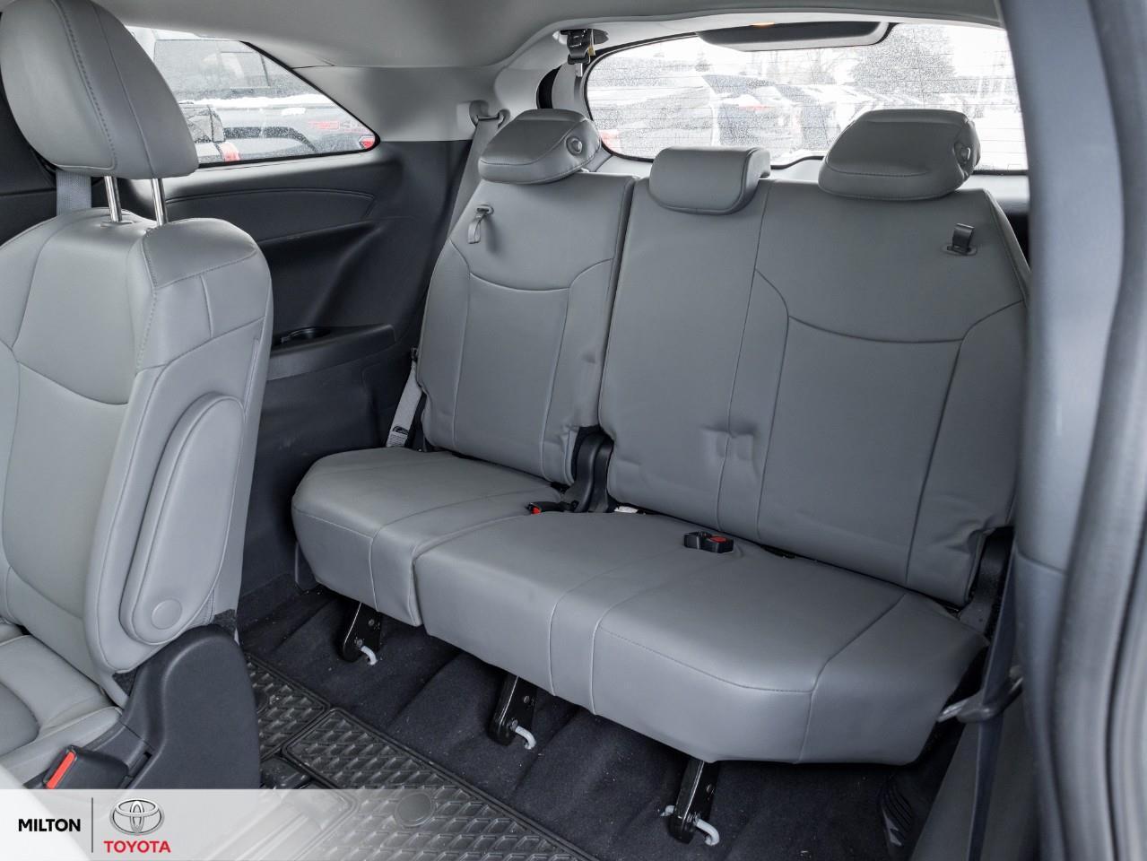 2025 Toyota Sienna HYBRID FWD 8 PASSENGER SUNROOF LEATHER REMOTE CONN Photo