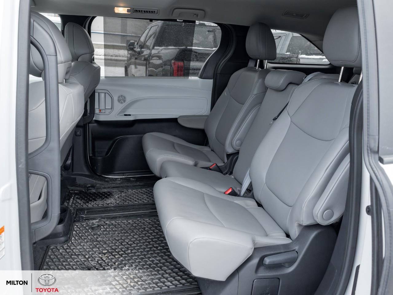 2025 Toyota Sienna HYBRID FWD 8 PASSENGER SUNROOF LEATHER REMOTE CONN Photo