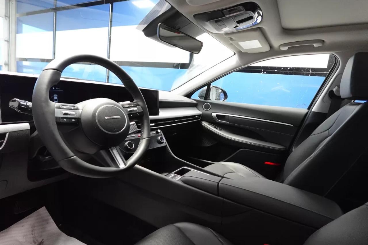 2026 Hyundai Sonata Hybrid PREFERRED-TREND HYBRID    HTD SEATS    HTD WHEEL Photo