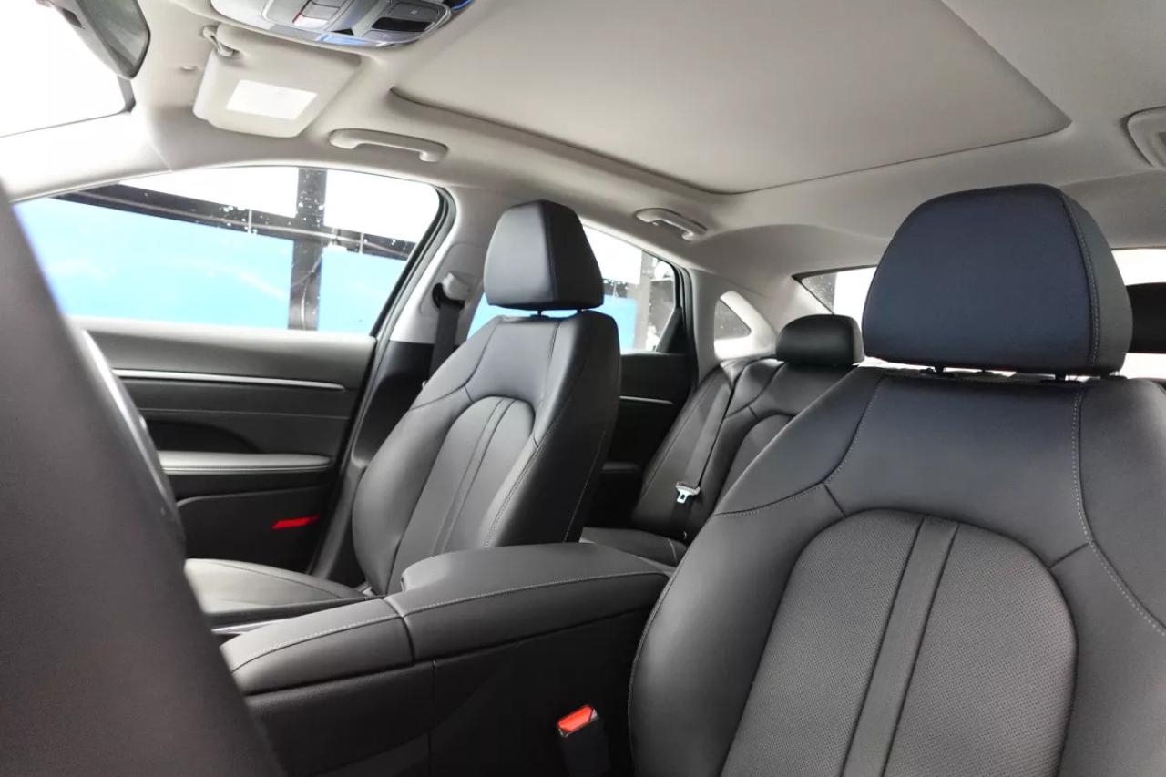2026 Hyundai Sonata Hybrid PREFERRED-TREND HYBRID    HTD SEATS    HTD WHEEL Photo