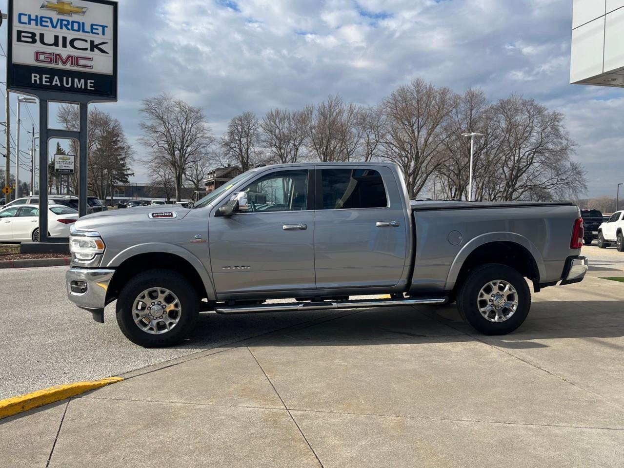 2022 RAM 2500 LARAMIE LOW KM READY TO PULL Photo