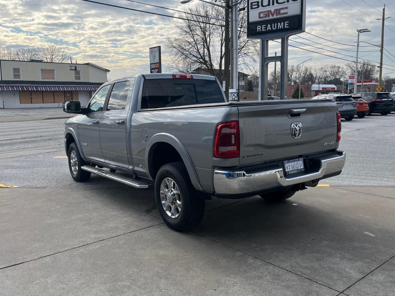 2022 RAM 2500 LARAMIE LOW KM READY TO PULL Photo