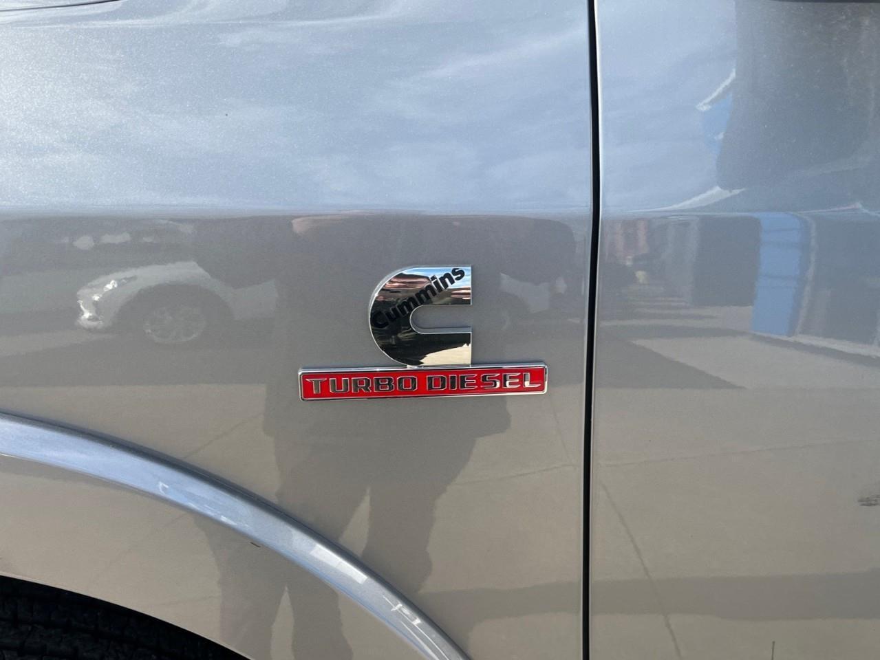 2022 RAM 2500 LARAMIE LOW KM READY TO PULL Photo