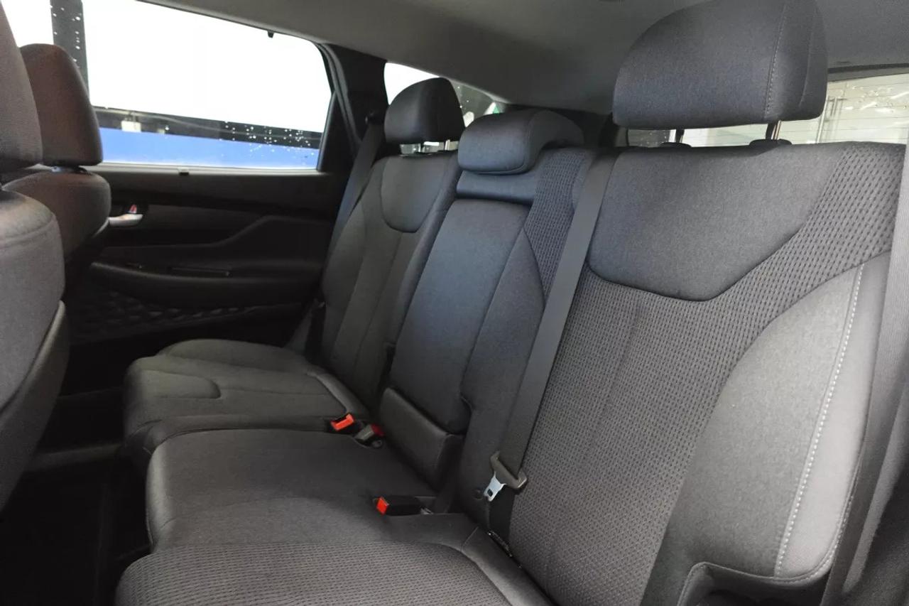 2022 Hyundai Santa Fe PREFERRED   HEATED SEATS   HEATED WHEEL   APPLE CA Photo