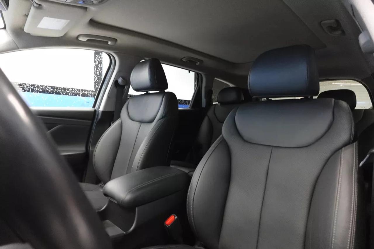 2020 Hyundai Santa Fe LUXURY   HEATED SEATS   HEATED WHEEL   APPLE CARPL Photo