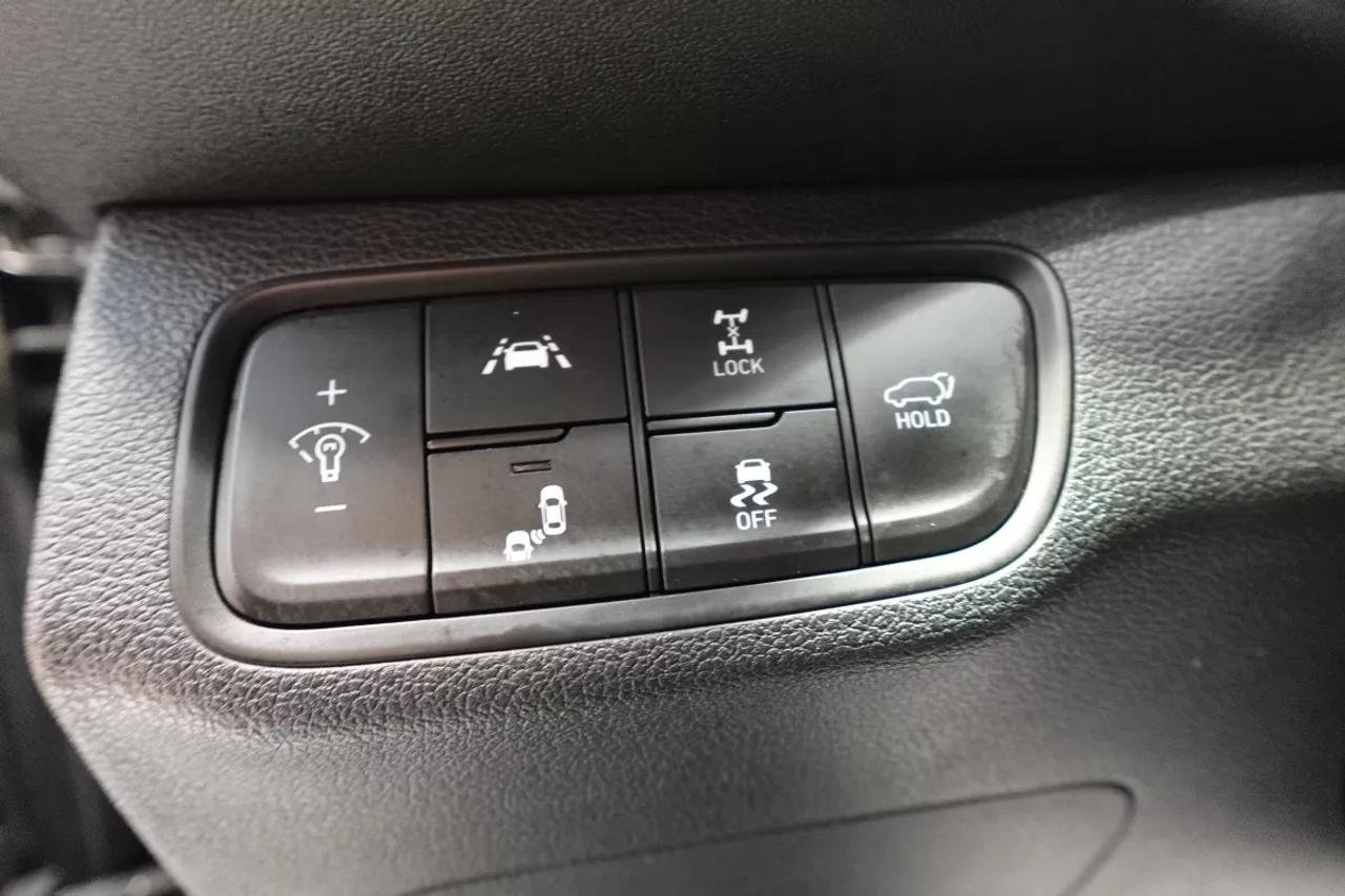 2020 Hyundai Santa Fe LUXURY   HEATED SEATS   HEATED WHEEL   APPLE CARPL Photo