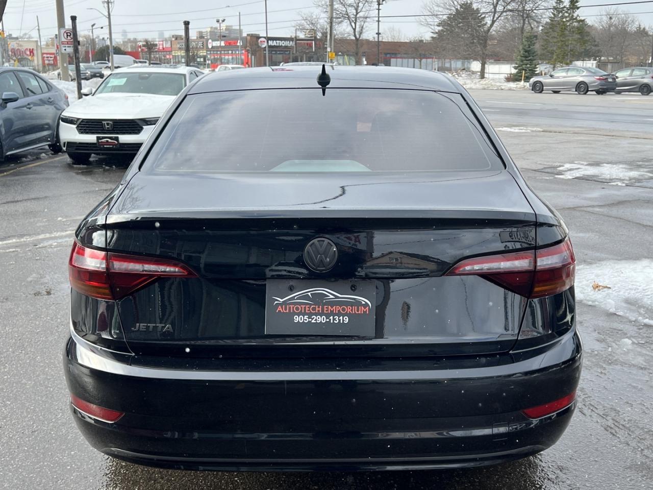 2019 Volkswagen Jetta Highline   Leather   Sunroof   Push Start Photo2