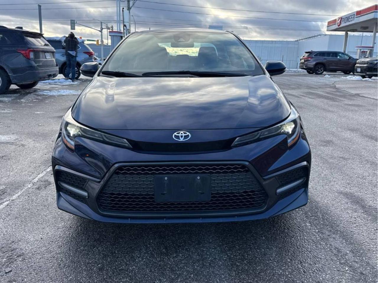 2021 Toyota Corolla SE ALLOYS! CAR PLAY! BACK-UP CAM! BSM! Photo
