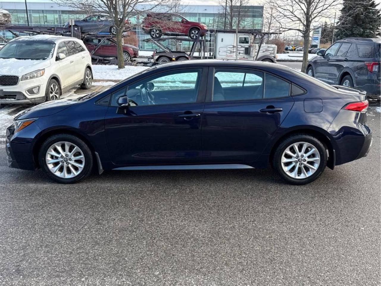 2021 Toyota Corolla SE ALLOYS! CAR PLAY! BACK-UP CAM! BSM! Photo