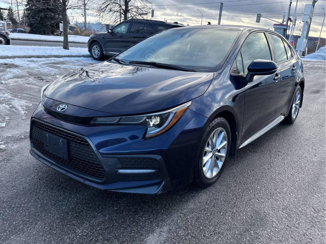 2021 Toyota Corolla SE ALLOYS! CAR PLAY! BACK-UP CAM! BSM! Photo