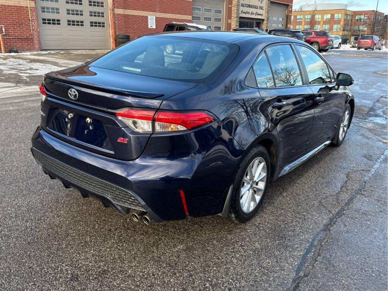2021 Toyota Corolla SE ALLOYS! CAR PLAY! BACK-UP CAM! BSM! Photo