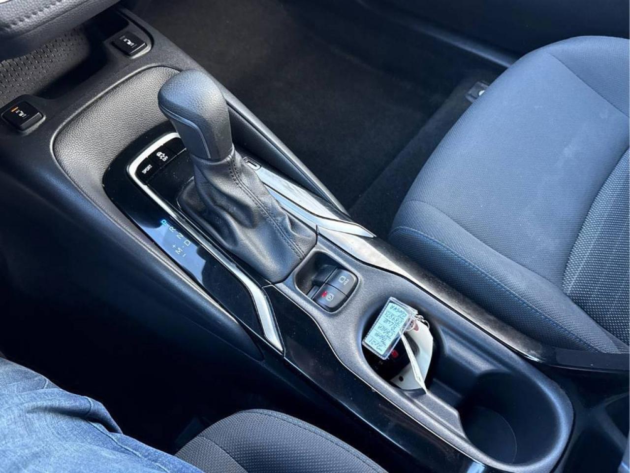 2021 Toyota Corolla SE ALLOYS! CAR PLAY! BACK-UP CAM! BSM! Photo