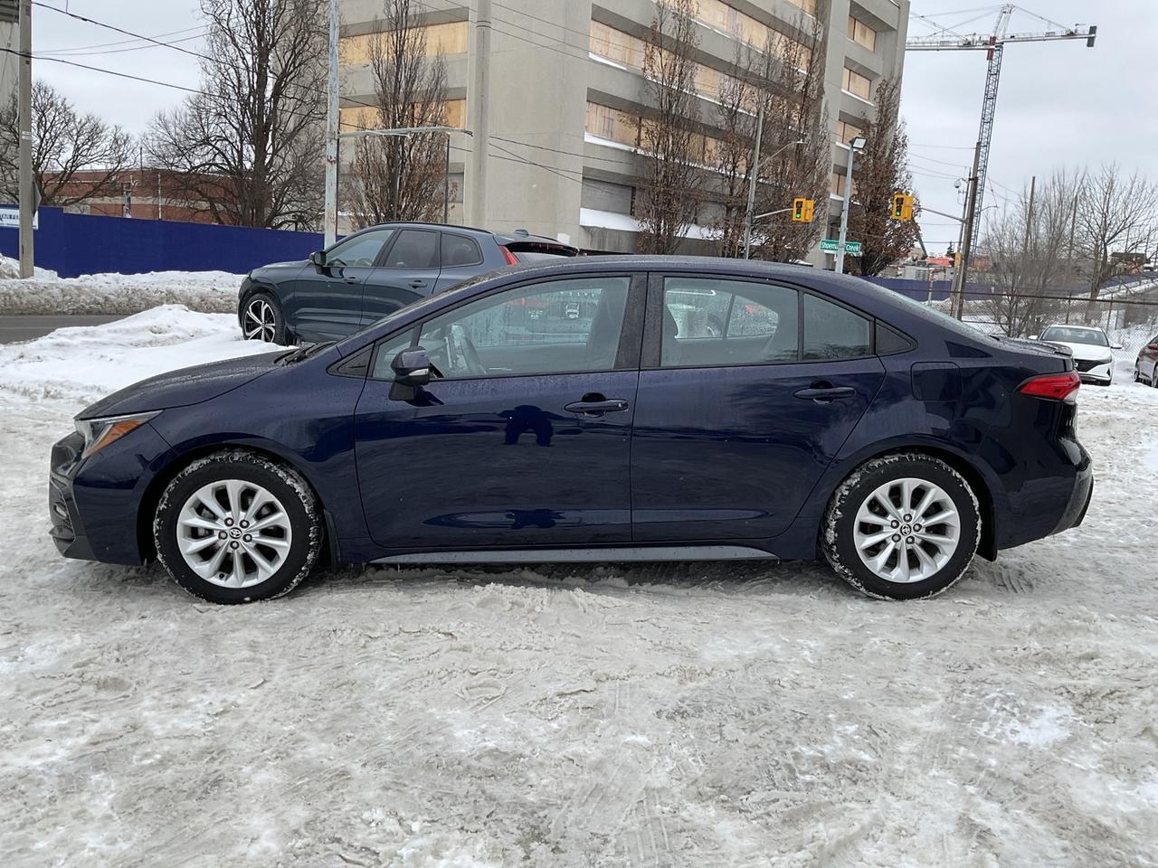 2021 Toyota Corolla SE ALLOYS! CAR PLAY! BACK-UP CAM! BSM! Photo