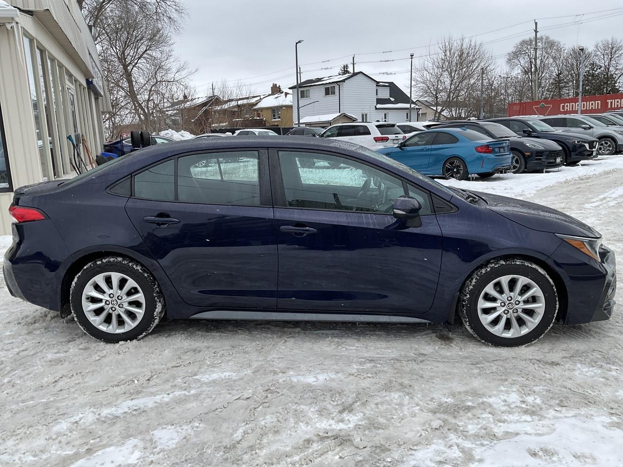 2021 Toyota Corolla SE ALLOYS! CAR PLAY! BACK-UP CAM! BSM! Photo