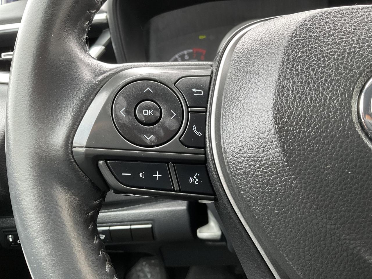 2021 Toyota Corolla SE ALLOYS! CAR PLAY! BACK-UP CAM! BSM! Photo